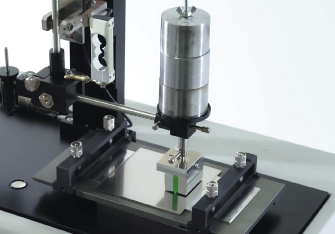 新東科学 TYPE:14FWで測定を行っている様子