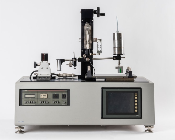 動摩擦係数測定装置の外観写真